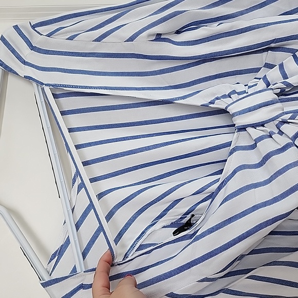 DREW Top with Bowtie Back NWT - Size MEDIUM - Picture 4 of 11